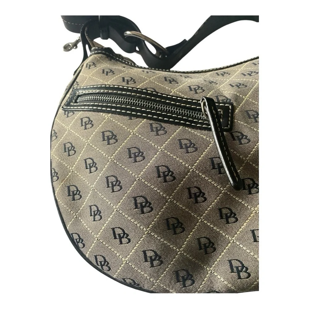 DOONEY & BOURKE-SIGNATURE CANVAS HOBO BAG-K6373964